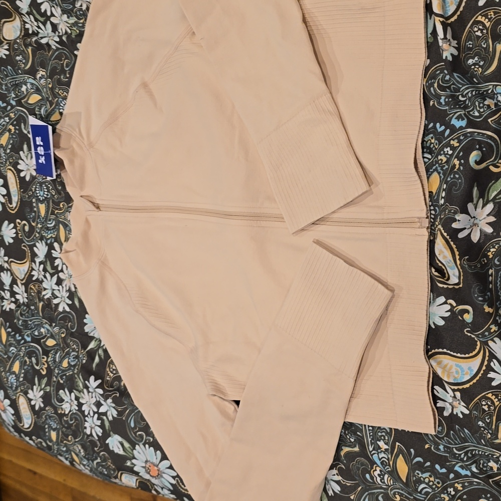 ❤️10/$40 Nwot Cream Stretch Jacket Joylab